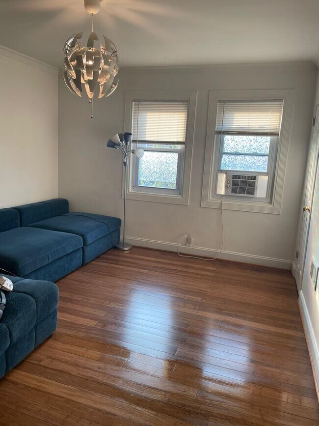 Foto del edificio - 1701 Montello Ave NE