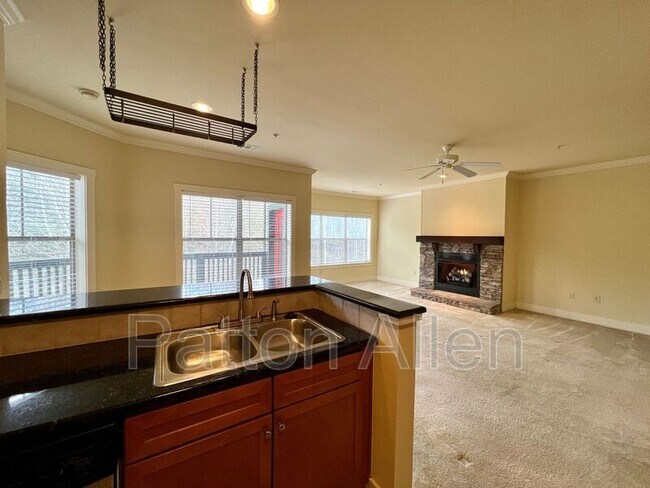 Building Photo - 9 Kenilworth Knolls