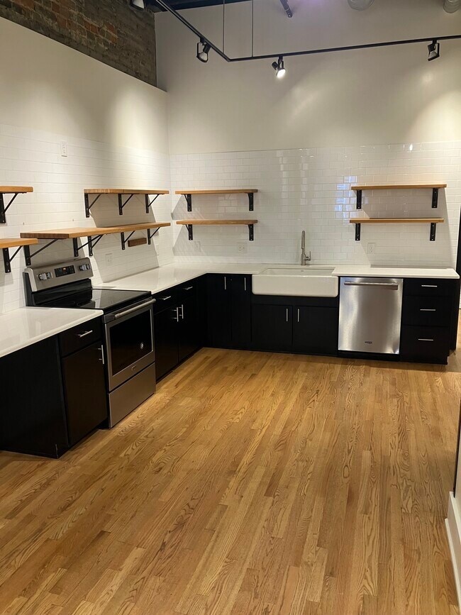 Foto del edificio - 430 E Locust St