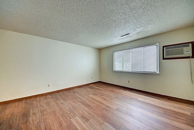 Building Photo - 34 Lincoln Ave