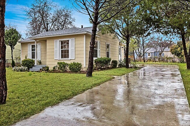 Foto del edificio - Near Downtown Plano