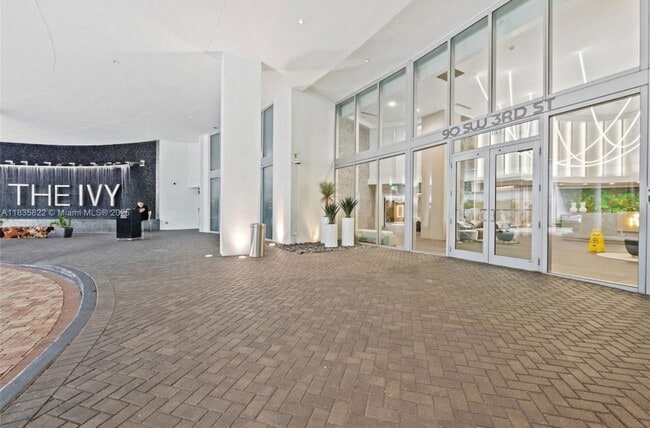 Foto del edificio - 90 SW 3rd St