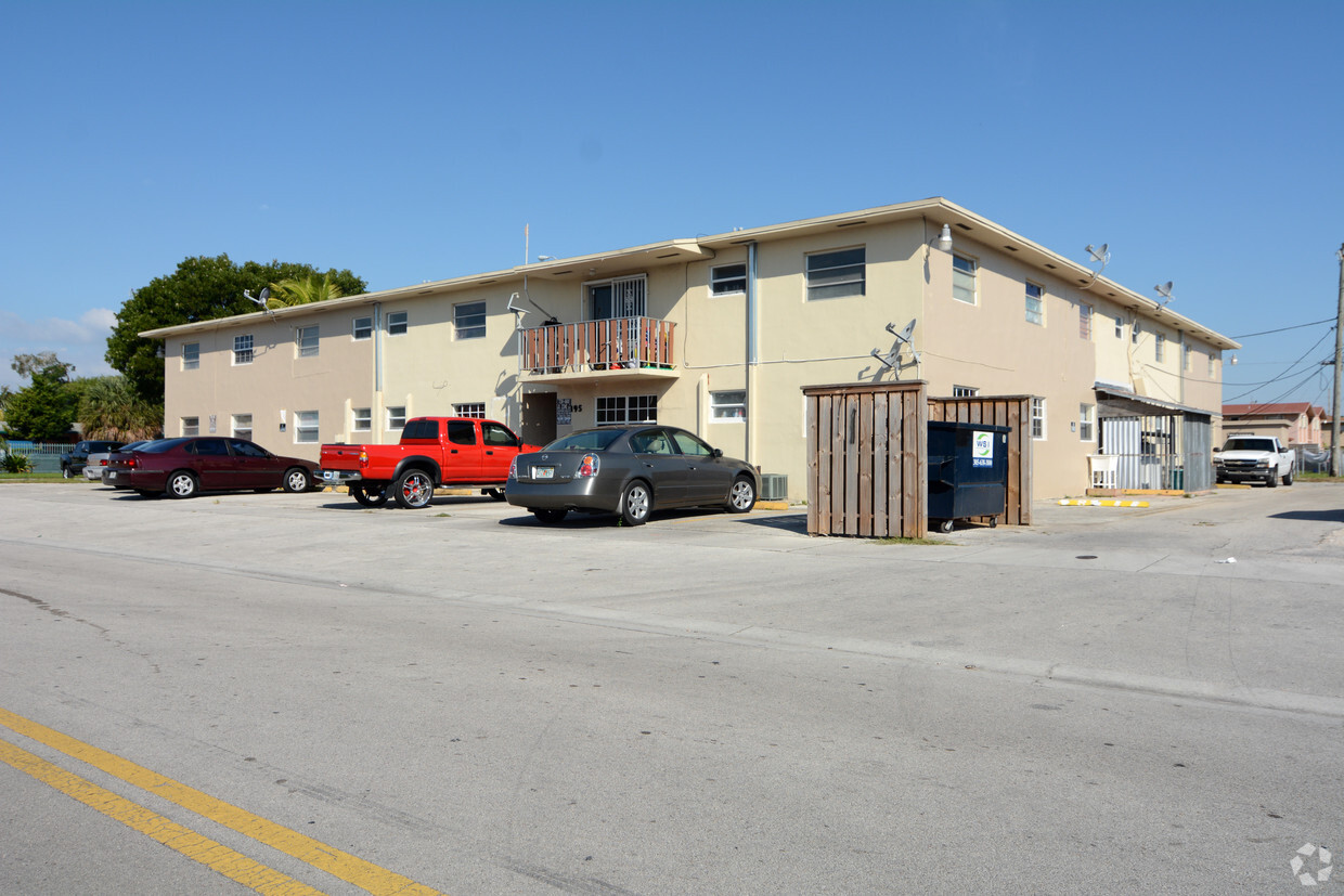 Building Photo - Chalet Apartments