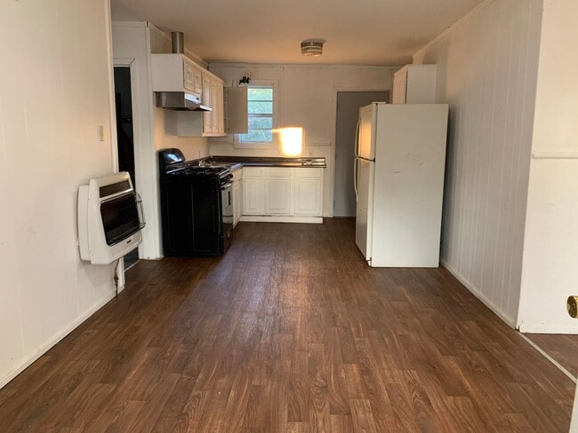 Building Photo - Two Bedroom Home for Rent!