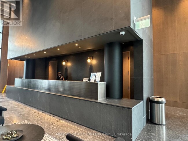 Building Photo - 8 Interchange Wy