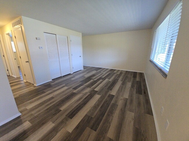 Photo - 1005 E Pearl St Apartment