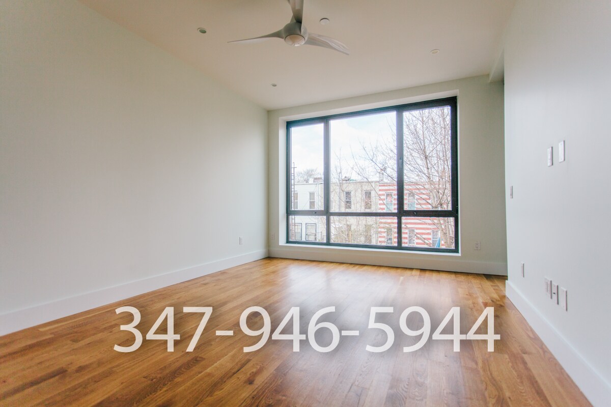 Sala de estar - 1171 Greene Ave