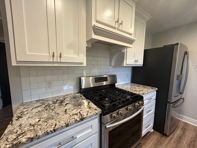 Building Photo - Updated McGregor Home