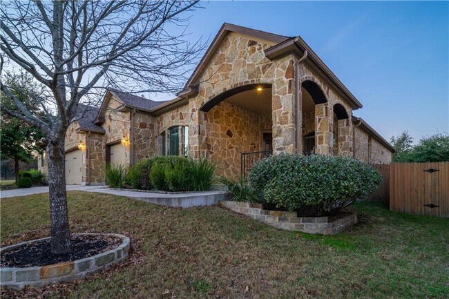 Foto del edificio - 307 Elderberry Rd