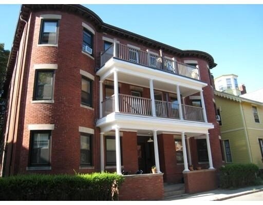 Foto principal - 31 Linden Pl
