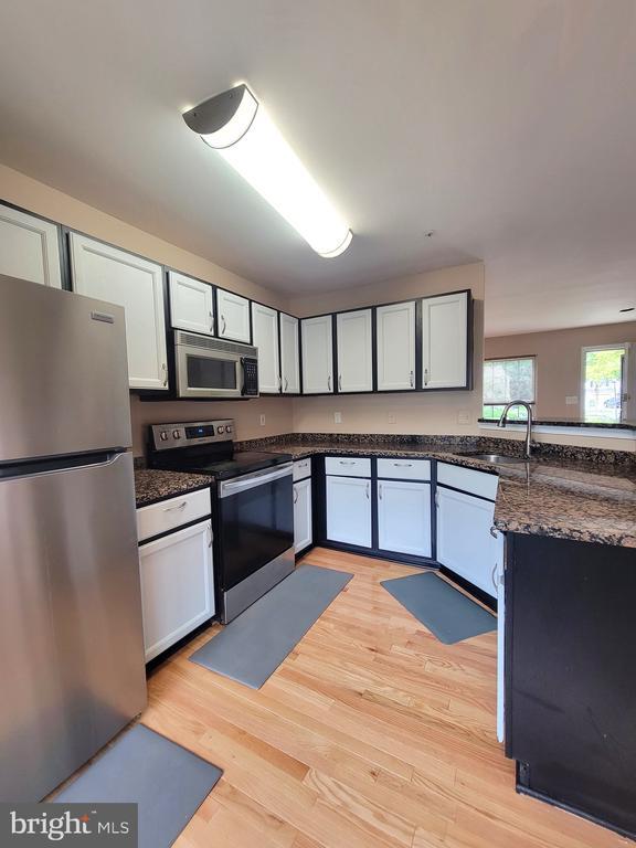 Foto del edificio - 13105 Ripon Pl