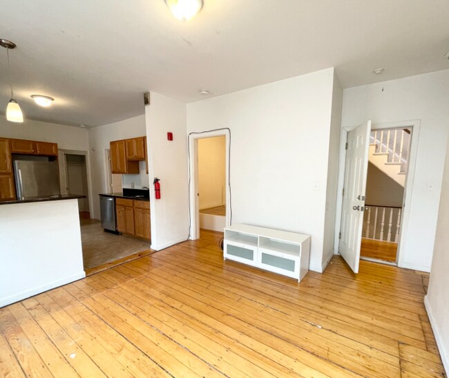 Building Photo - 52 Delle Ave
