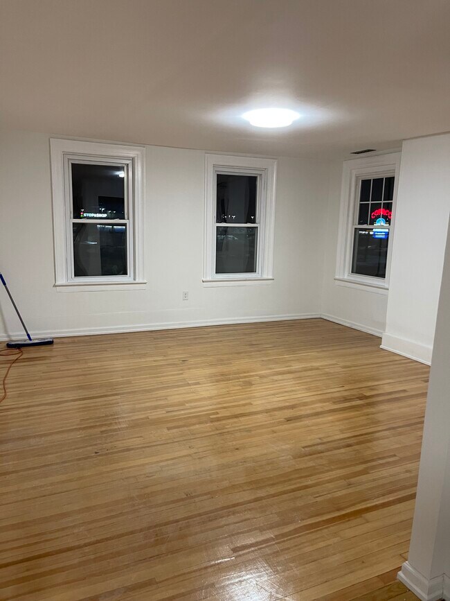 Building Photo - 326 Cottage Grove Rd