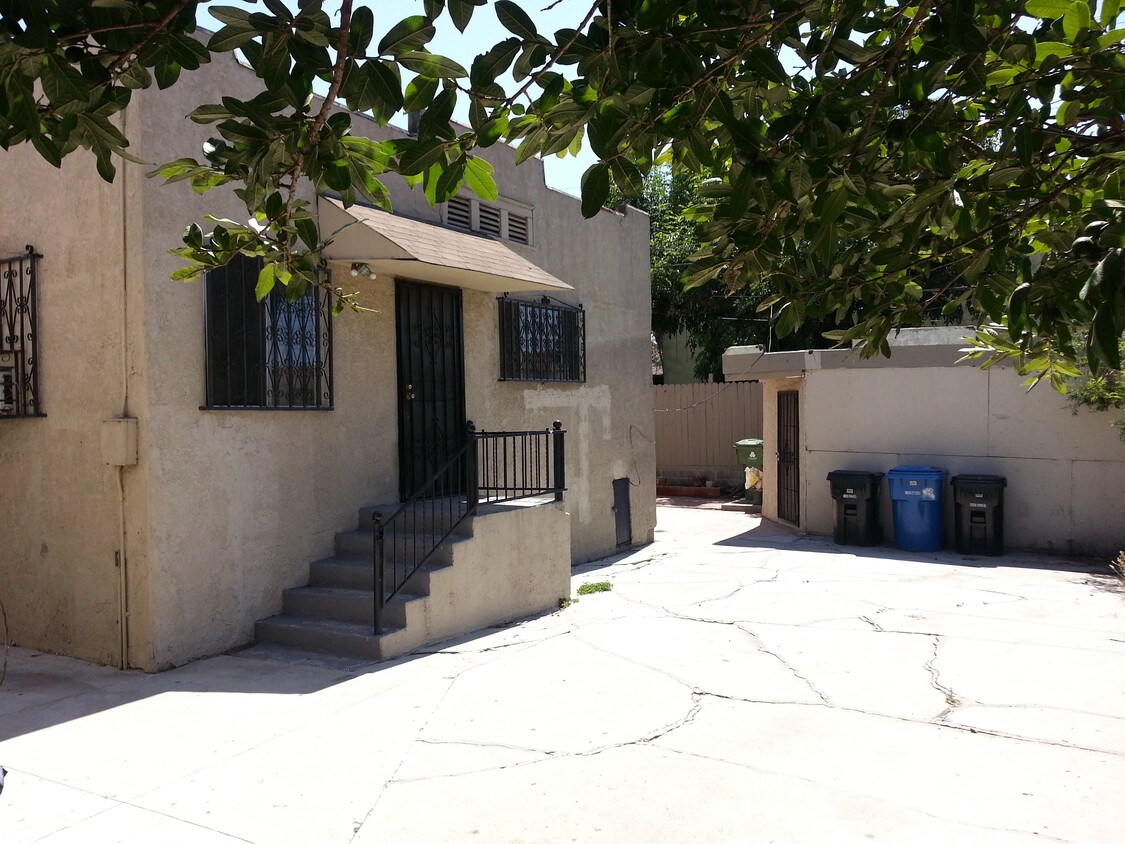 Primary Photo - 2754 Wabash Ave