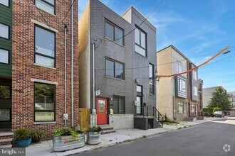 Building Photo - 548 E Hewson St