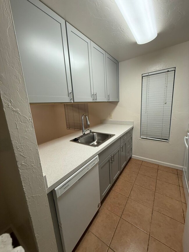 Foto del edificio - CONDO