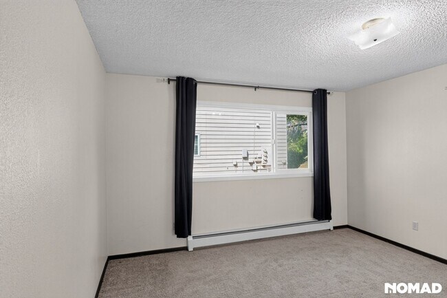 Foto del edificio - 8317 Jewel Lake Rd