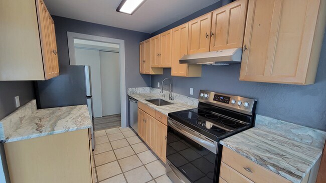 Kitchen - 21719 Donner Pass Rd