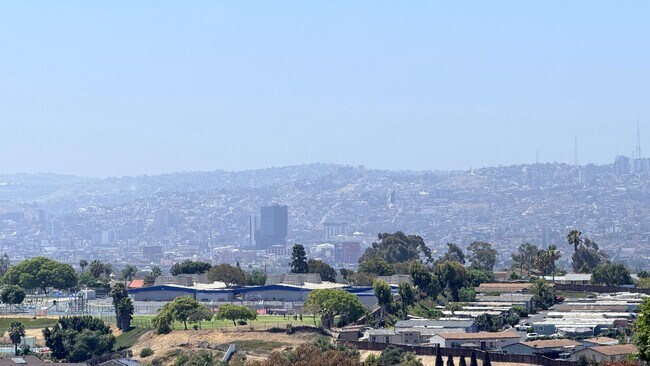 Foto del edificio - Remodeled 3 bedrooms 2 baths single story home in South San Diego