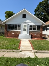 Building Photo - 1121 E Ash St