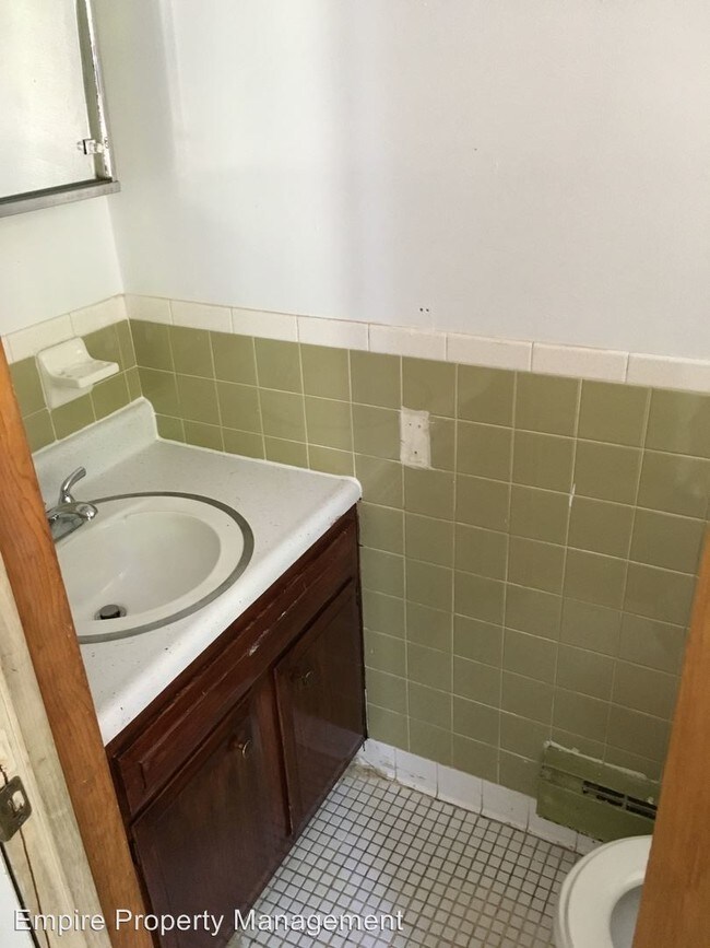 Foto del edificio - 62 Floral Ave