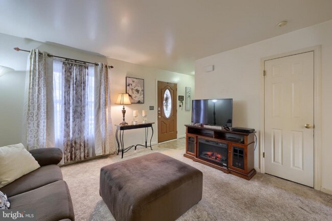 Foto del edificio - 6 Tiffany Ln