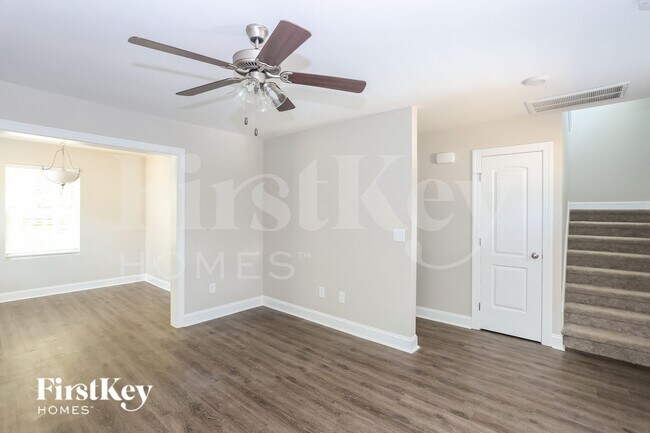 Foto del edificio - 2031 Samantha Dr