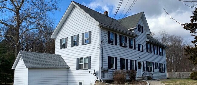 Building Photo - 2 Pelham Ave