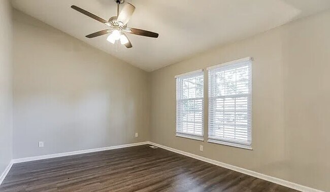 Building Photo - 919 Shiloh Ct