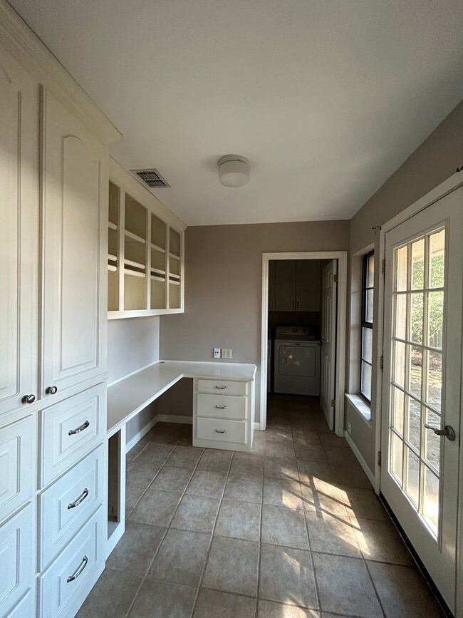 Building Photo - 3 br, 2 bath House - 9894 Ellerbee