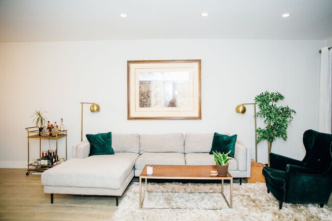 Building Photo - 4519 Coldwater Canyon Ave