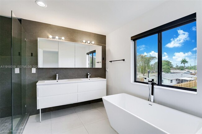 Foto del edificio - 3282 SW 44th St