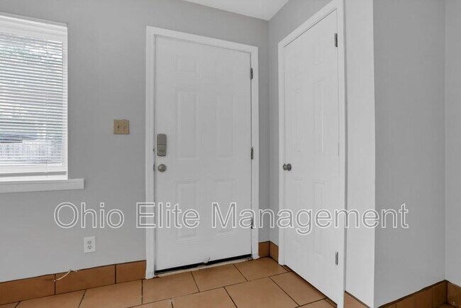 Foto del edificio - 2844 Baughman Ave