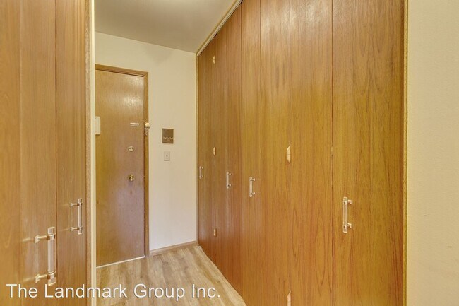Building Photo - 13322 Greenwood Ave N