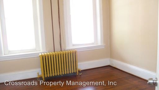 Building Photo - 32 E James St