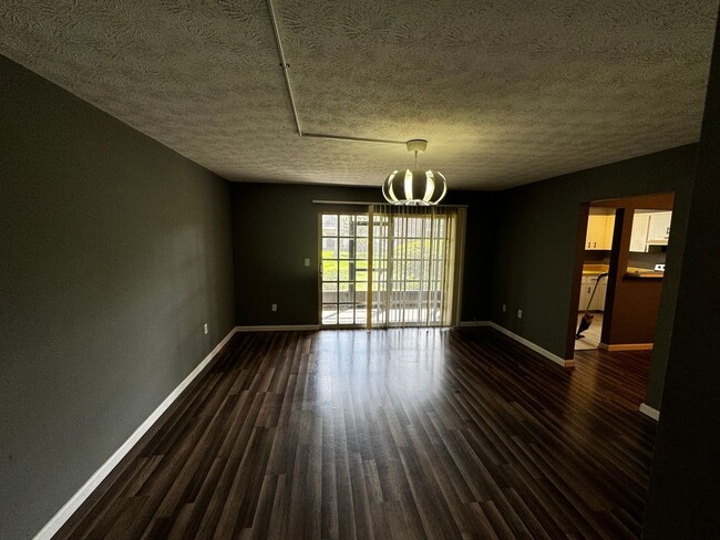 Building Photo - 2 Bedroom Townhome in Jacksonville