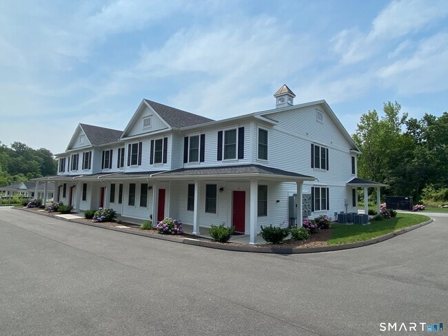 Foto del edificio - 2772 Boston Post Rd
