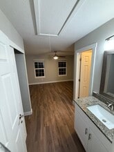 Building Photo - 10770 Foxwood Ct