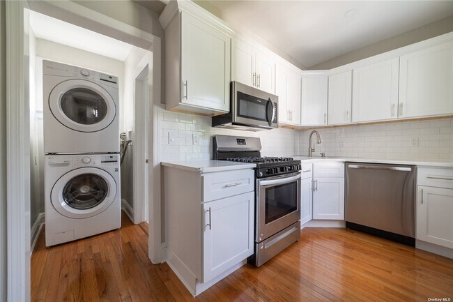 Foto del edificio - 83 Mill River Ave