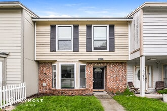 Building Photo - 5577 Cabot Dr N