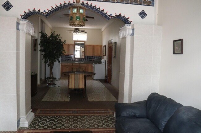 Foto del edificio - 710 Orange Ave