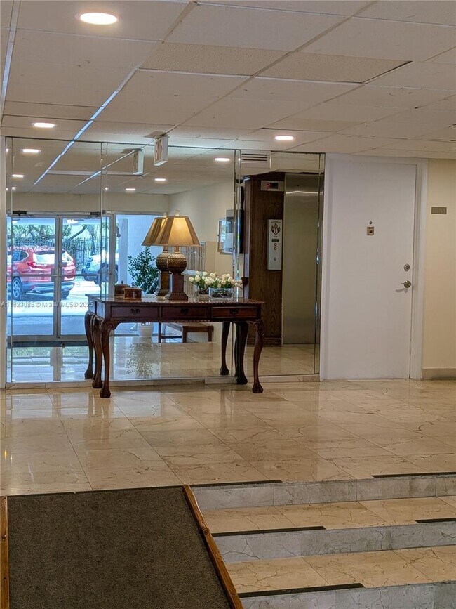 Foto del edificio - 1750 NE 115th St