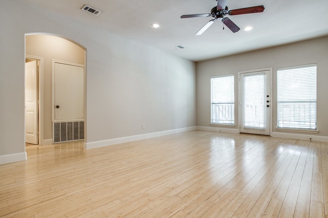 Photo - 3125 Waits Ave Townhome