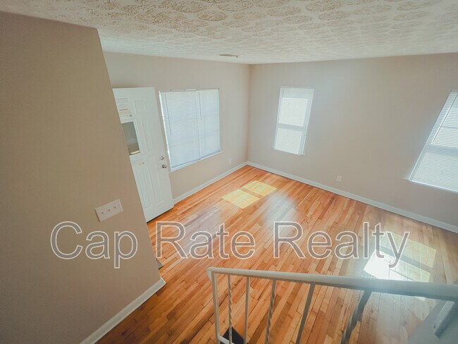 Foto del edificio - 1879 Jermain Dr