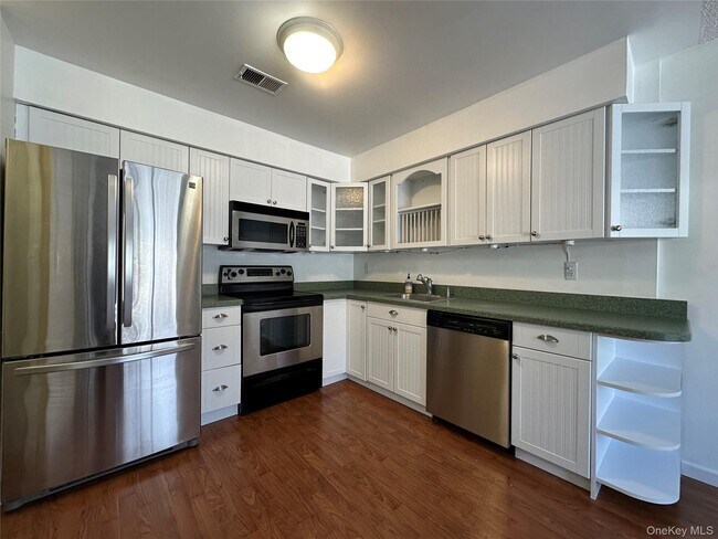 Foto del edificio - 223 Springmeadow Dr