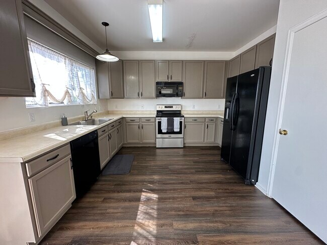 Foto del edificio - 862 Square Dance Ln