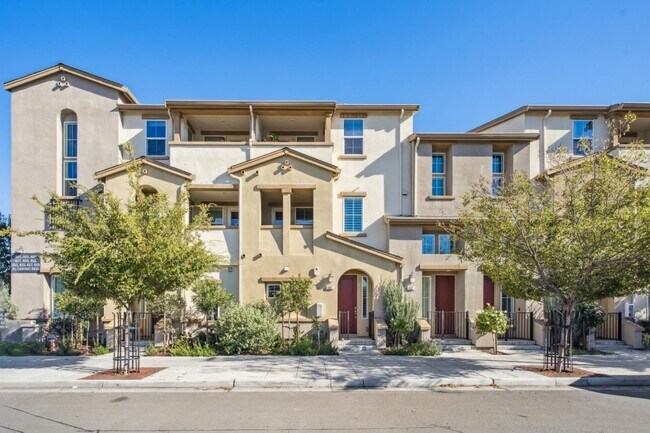 Foto del edificio - 605 El Camino Real