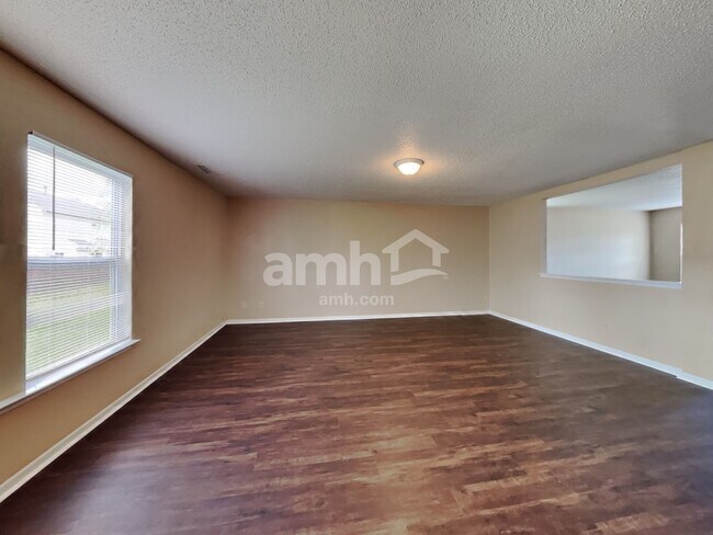 Foto del edificio - 10338 Kensington Way