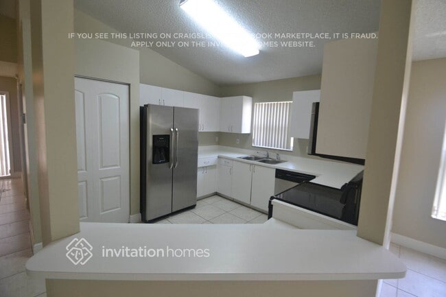 Foto del edificio - 6249 Island Way