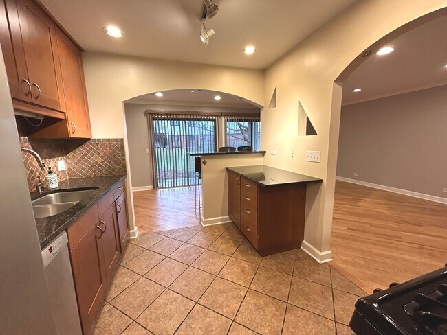 Building Photo - 734 Plum Tree Ct